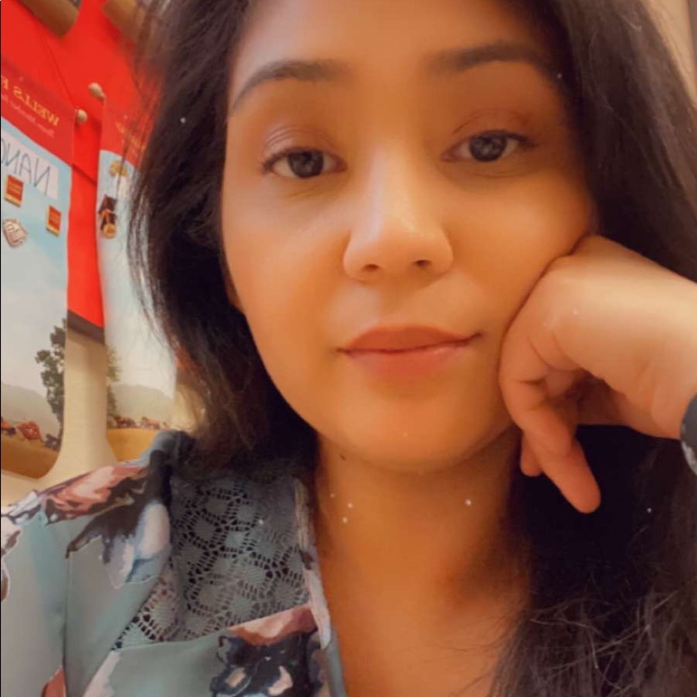 Meet your Posher, Gabriela